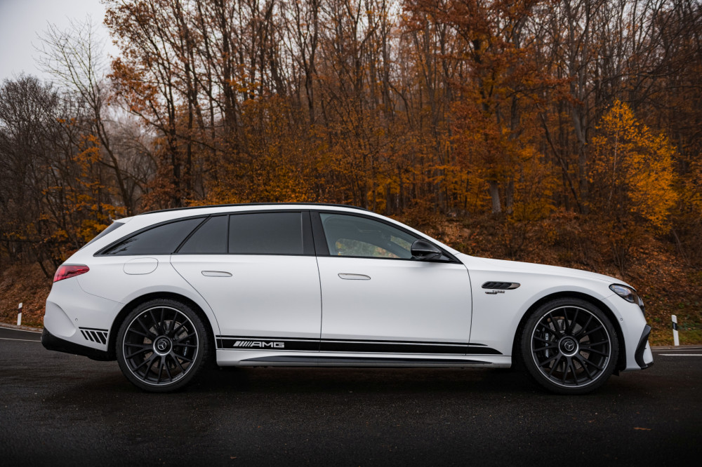 Mercedes-AMG E 53 HYBRID 4MATIC+